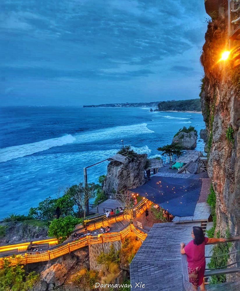 INI DIA TEMPAT MENIKMATI SUNSET BARU DI BALI, BEYOND THE CLIFF